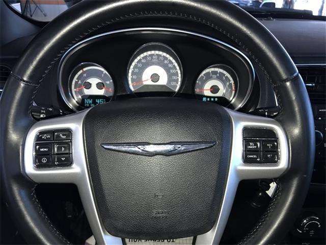 2012 Chrysler 200 Touring 4dr Sedan